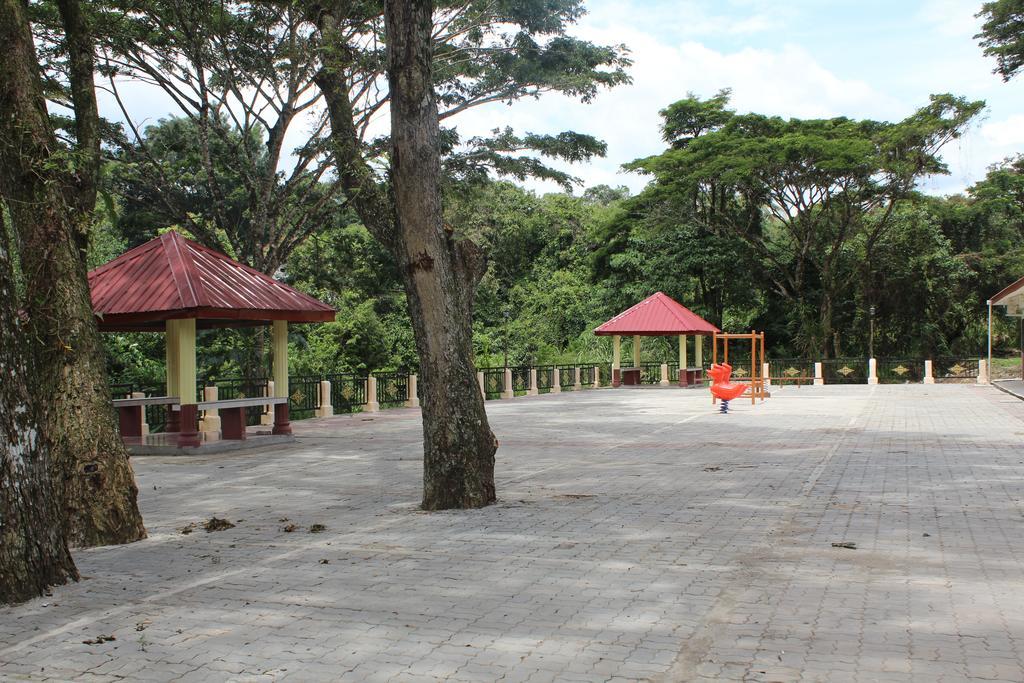 Liwagu Lodge Ранау Екстериор снимка
